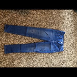 American Eagle, urban, aerie